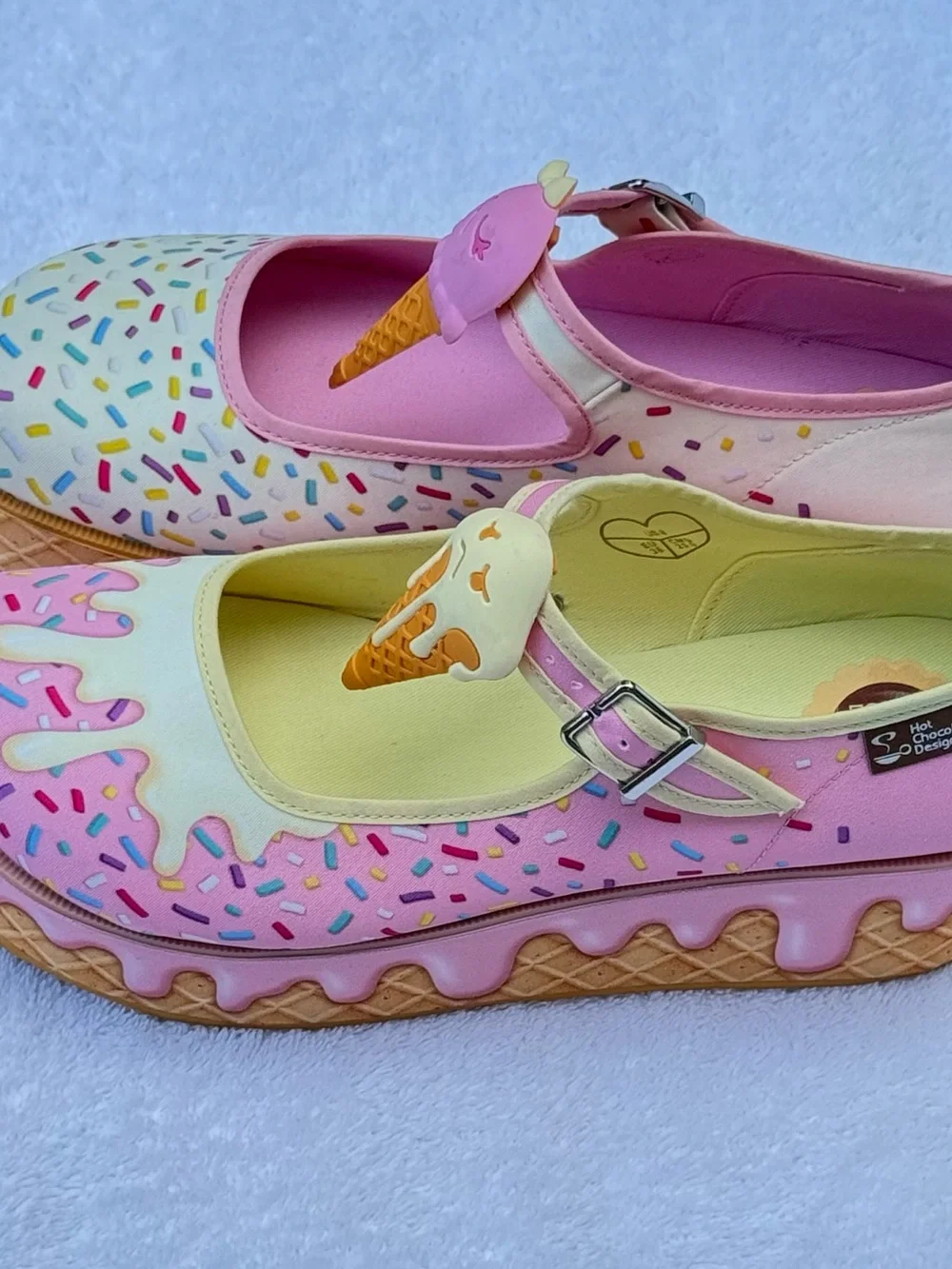 Hot Chocolate Designs Platform Mary Jane Shoes Size 8